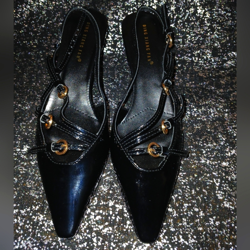 Clever Vixen Black patent kitten heels
